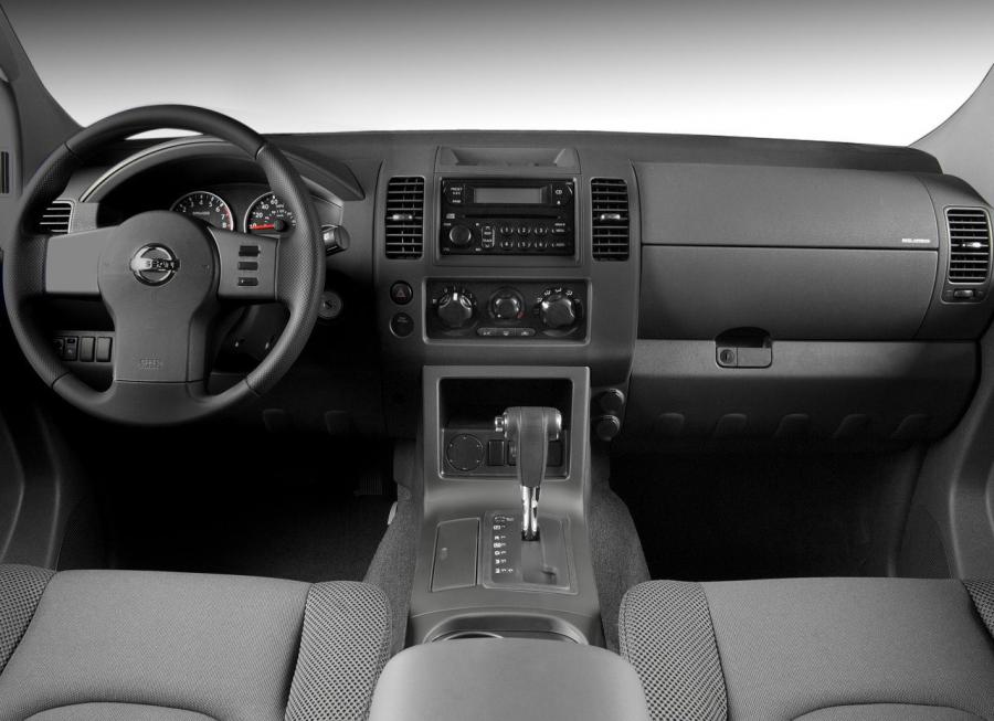  Nissan Pathfinder 2004 года  (US) (фото 2 из 3)